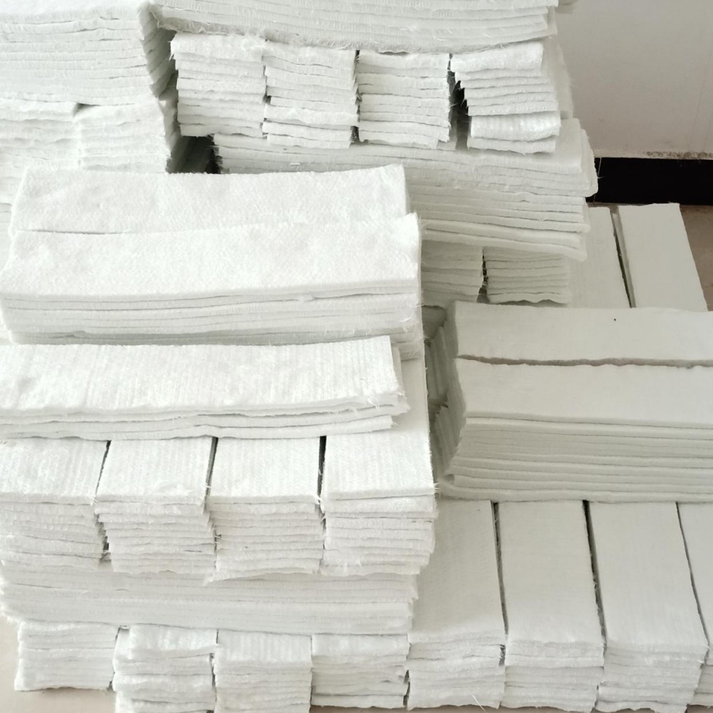 ¿Cómo se fabrica una manta de fibra de vidrio perforada con aguja?